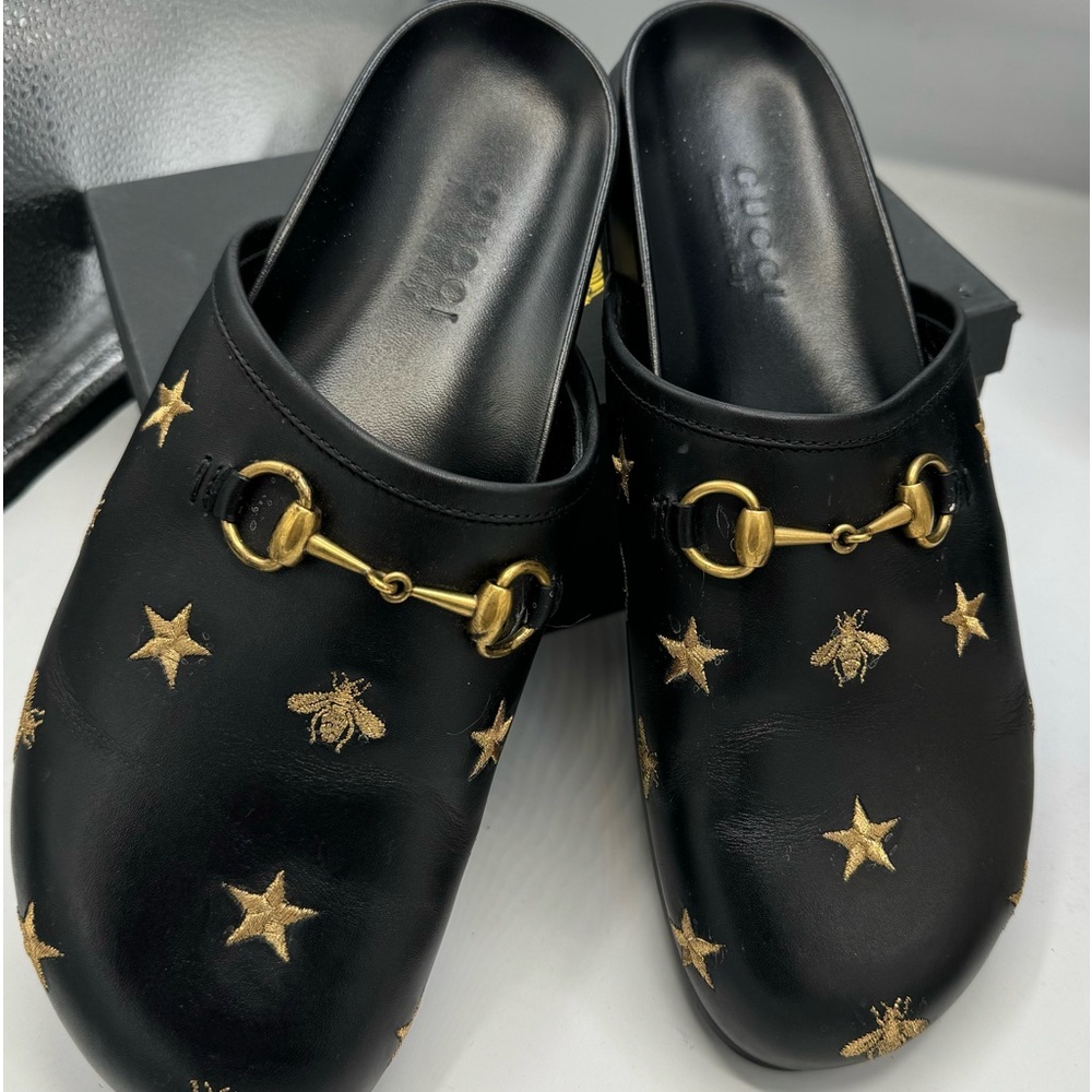 Gucci mules 8/IT-40/US unisex Black leather Bee detail, horse shoe hardware.